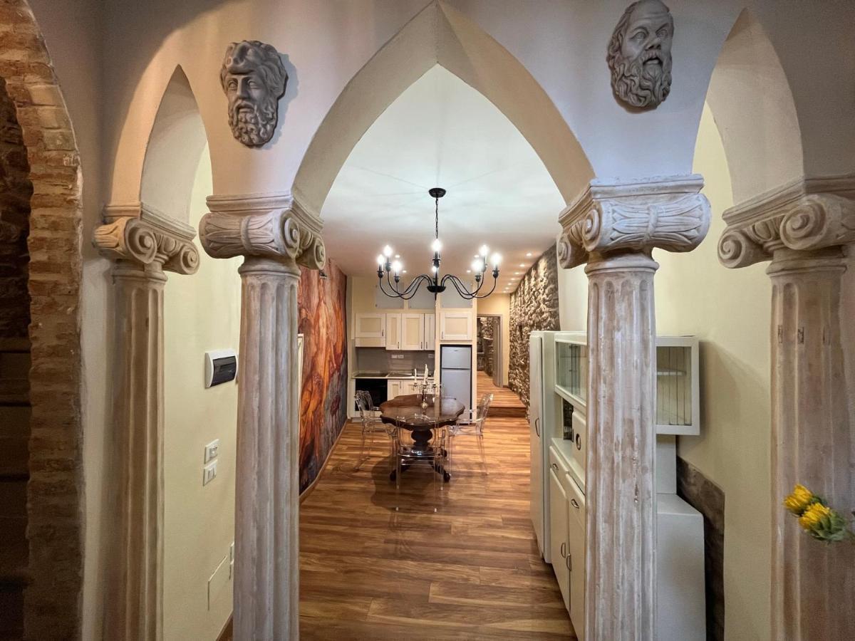 Cortona Suite - The House With Well And The Frescos Palace Εξωτερικό φωτογραφία